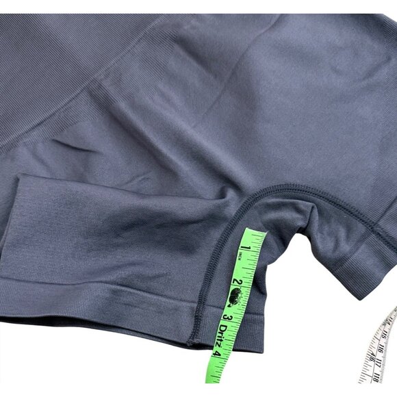 High-Waisted Seamless Compression Shorts For Women - Small - Picture 6 of 7